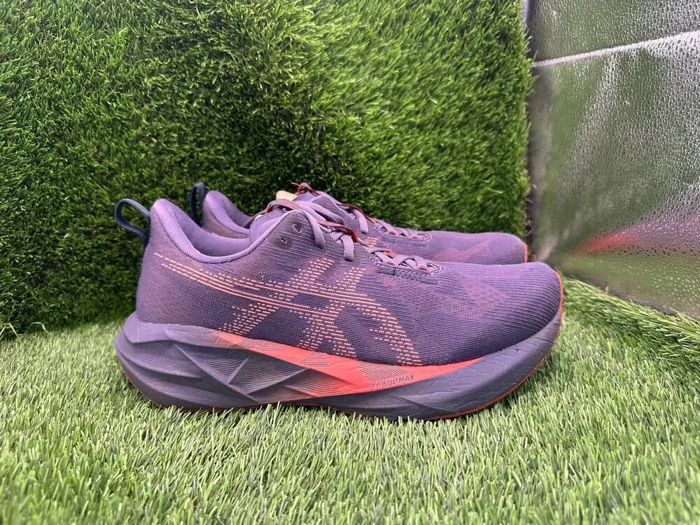 Asics Novablast 5 1012B765 Athletic Sneaker Women's 9 Purple Jacquard Gym Sports
